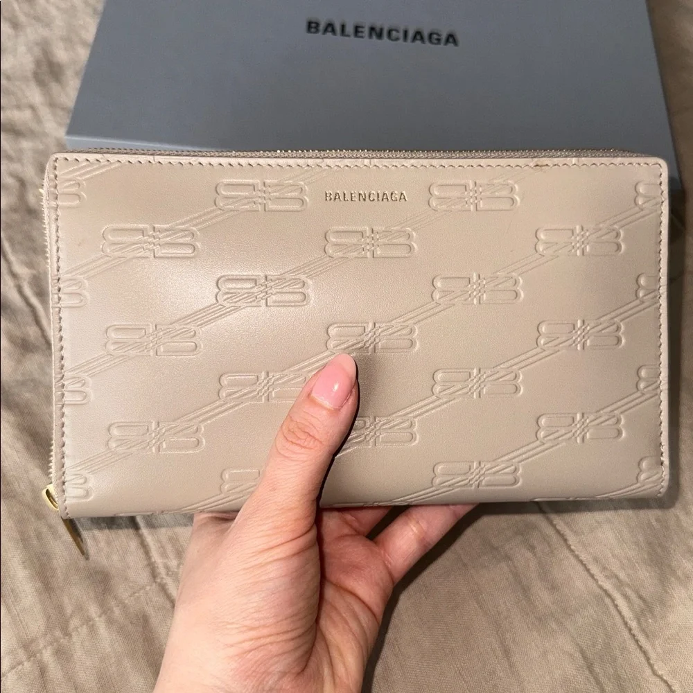 BALENCIAGA Beige leather wallet with embossed logo monogram-NWT - Picture 10 of 11